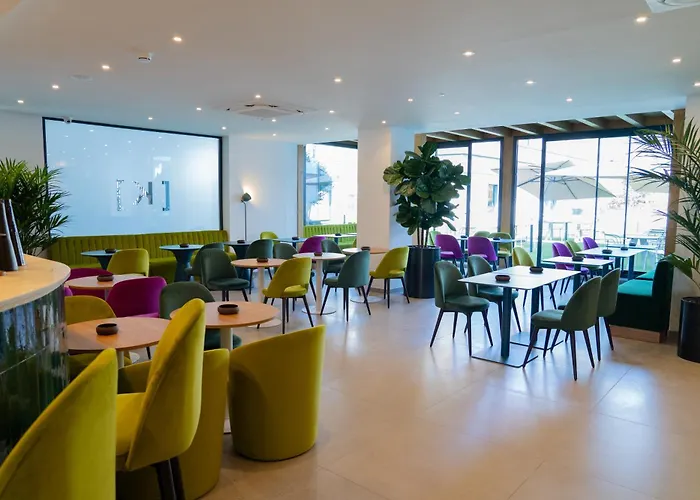 Lake & More Suite Hotel